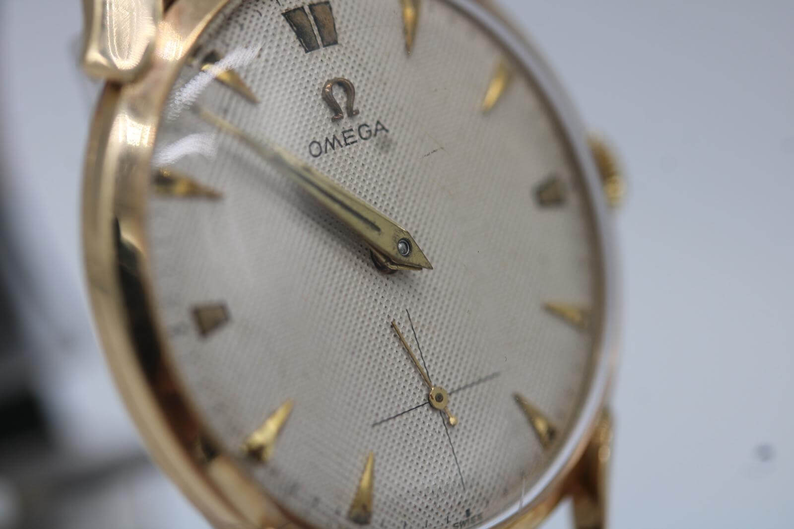 “Queen's” Vintage Dress Watch 1952 - Image 9